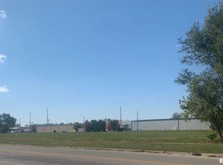 1222 Knoll Pointe Pl, Springfield, IL 62703