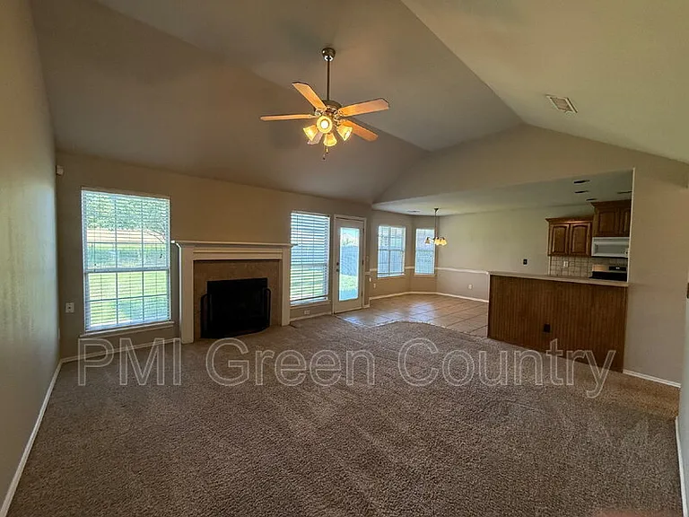 11211 S 280th East Ave — Photo 4