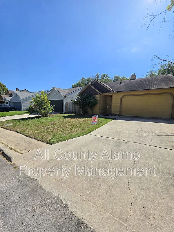 3 bed, 2.0 bath, 1002 sqft, $1,495 — Photo 3