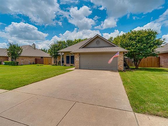 3rd image of 533 Wild Springs Dr