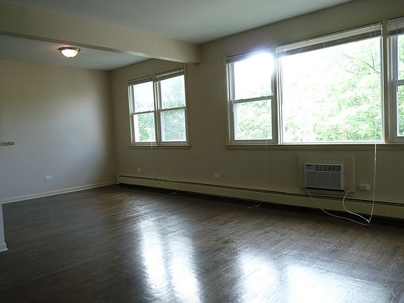 4th image of 2740 W Pratt Blvd APT 2A