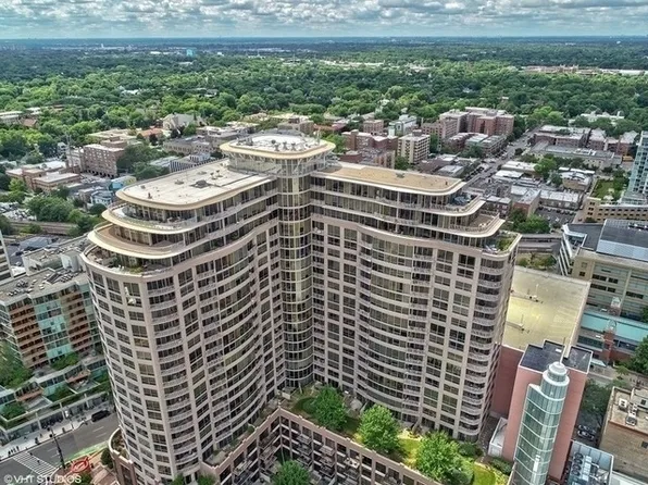 807 Davis St Unit 1607, Evanston, IL 60201