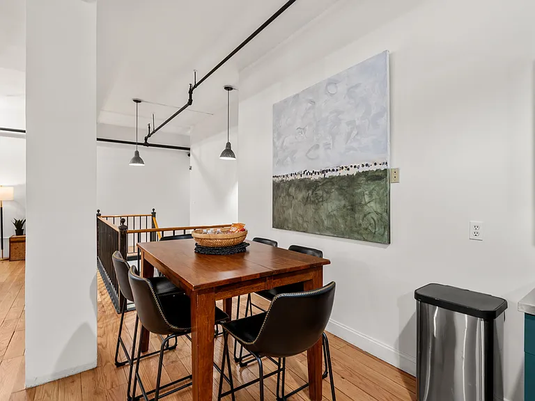 19 Stanhope St #1C — Photo 10