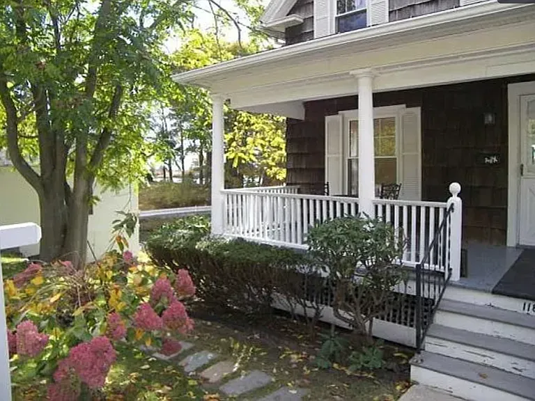 118 Whipple Rd — Photo 2