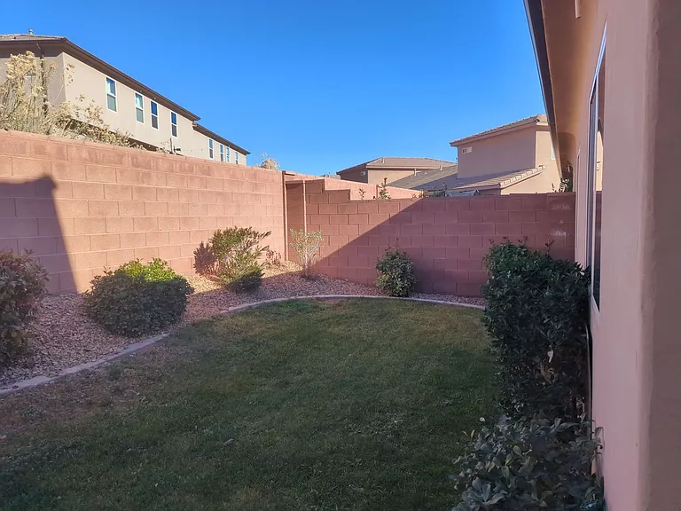 424 N Creek Ridge Dr — Photo 3