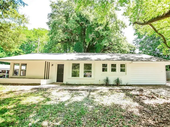 1421 W Lakeshore Dr, Natchitoches, LA 71457