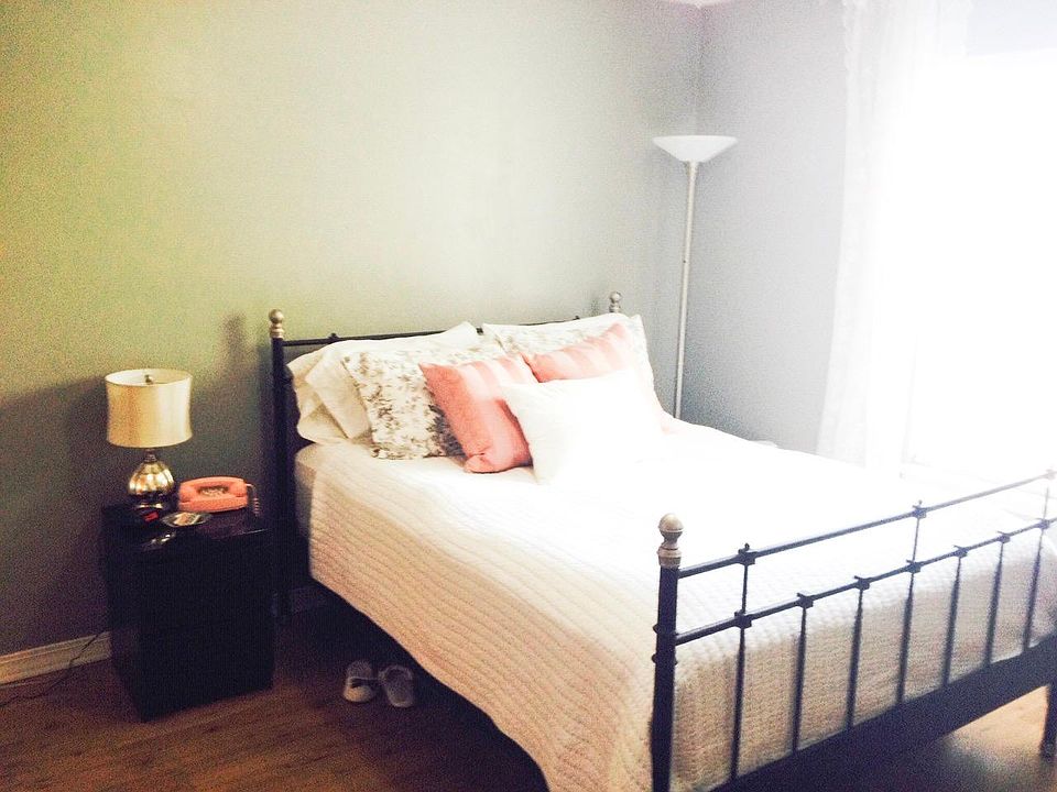 1st image of 2360 SW Archer Rd APT 916