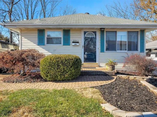 9961 Brook Ave, Saint Louis, MO 63125