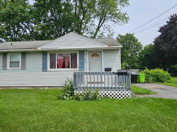420 Skiff Dr, Syracuse, NY 13211