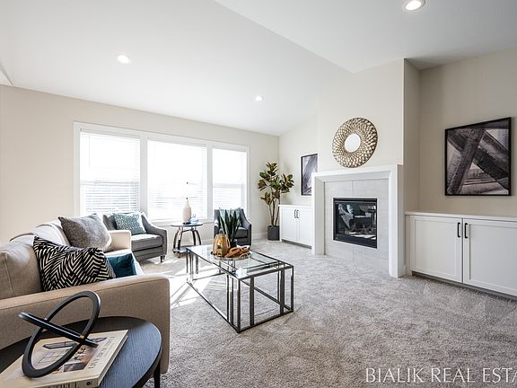 5th image of 506 Sun Vale Ln
