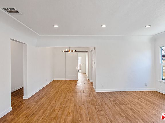 3rd image of 1848 S Barrington Ave