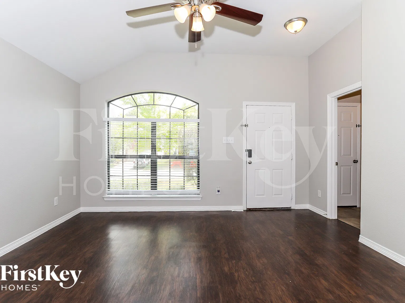 3 bed, 2.0 bath, 1320 sqft, $1,685 — Photo 4
