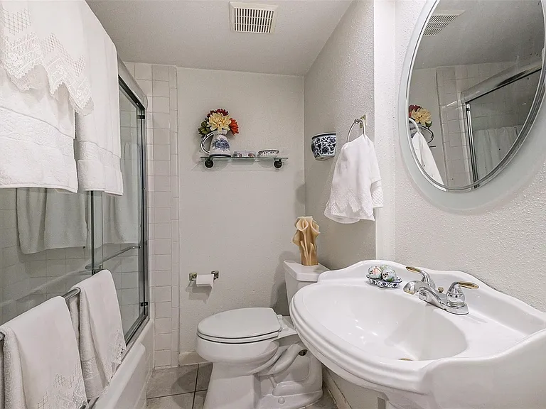 2601 Briarhurst Dr — Photo 20