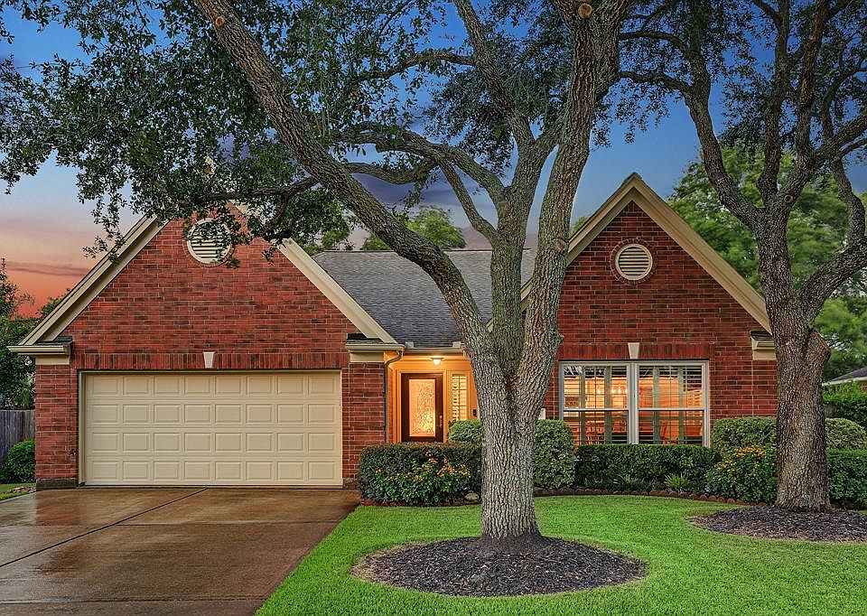 1st image of 1415 Lamplight Trail Dr