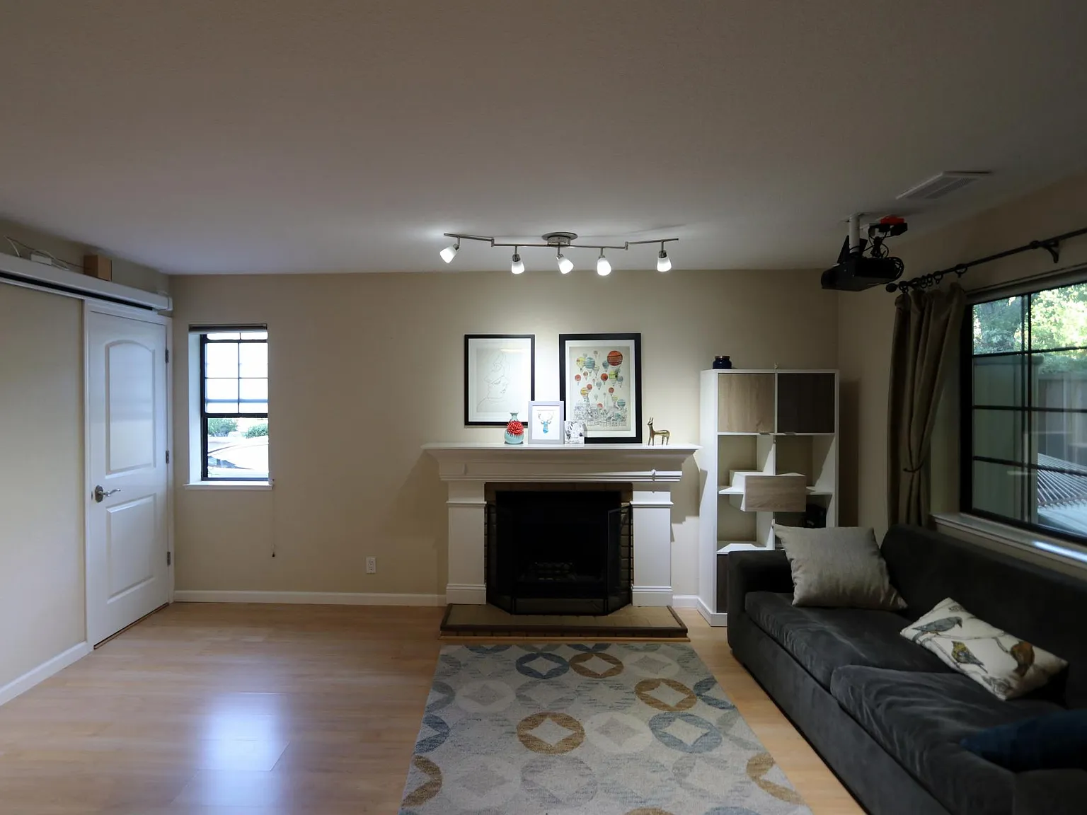 2 bed, 1.5 bath, 935 sqft, $4,495 — Photo 3