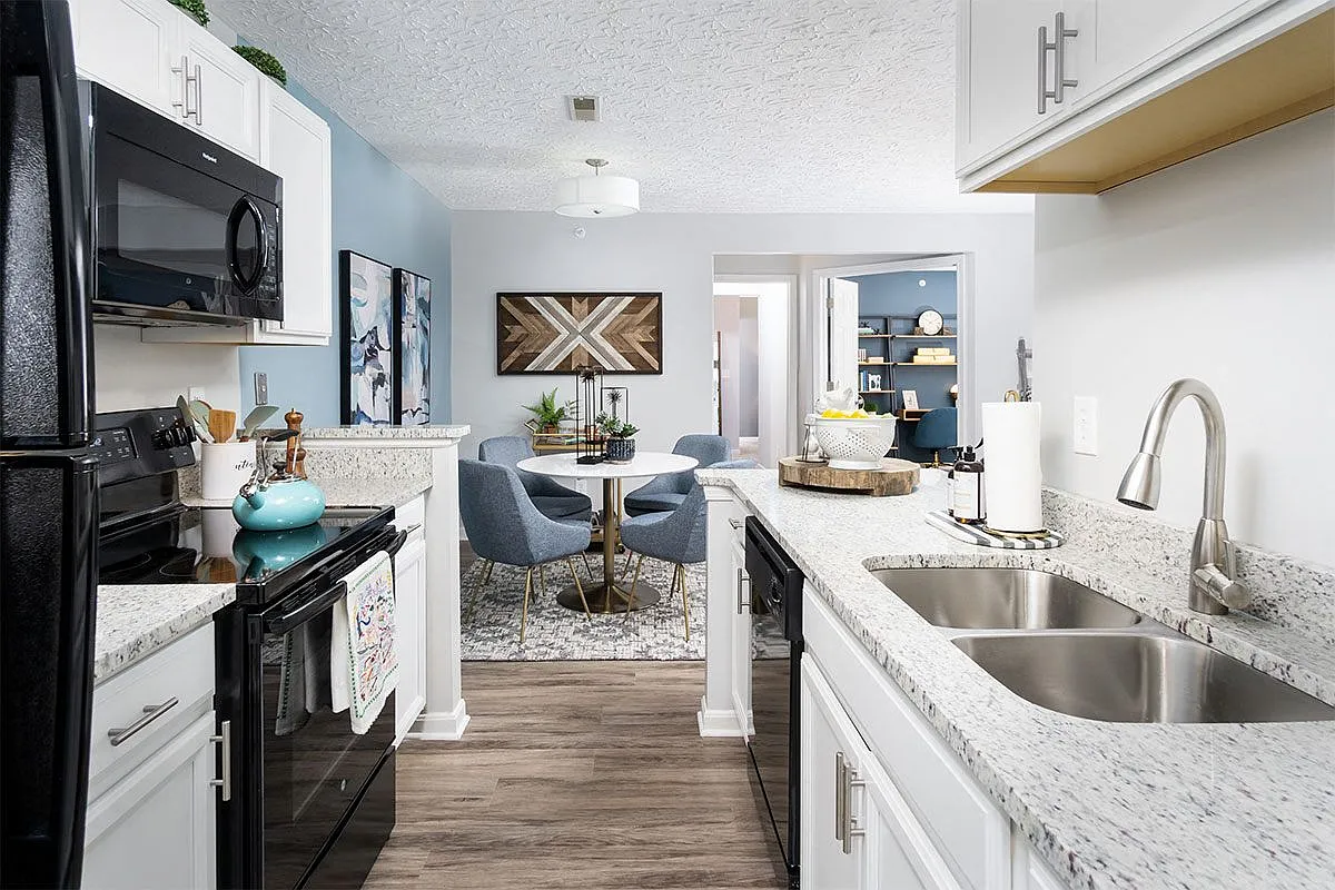 Grandview Summit Apartments — Photo 4