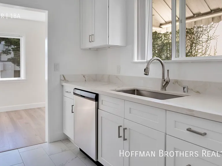 1417 S Holt Ave #7 — Photo 4