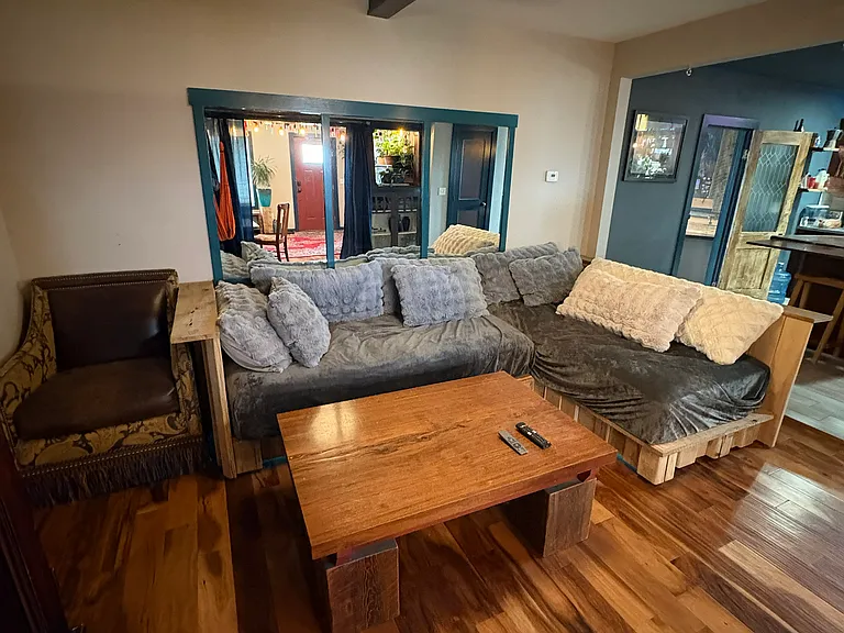 614 W Main St — Photo 16
