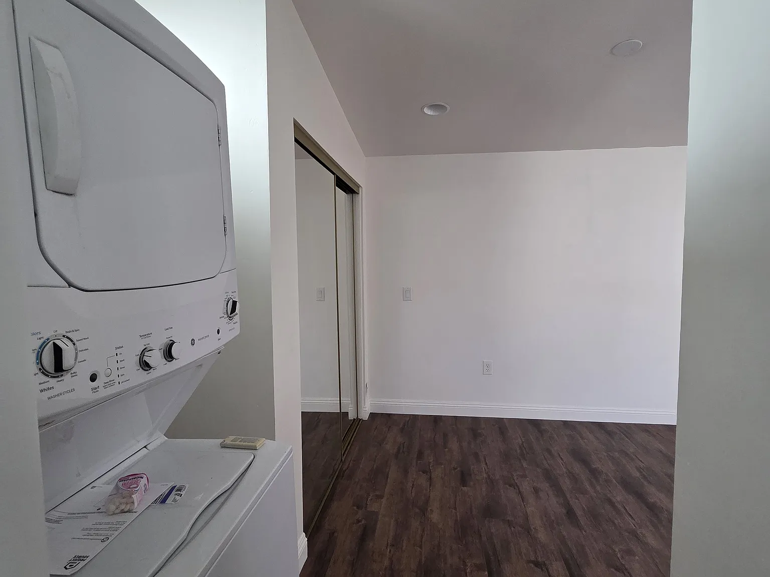 Studio, 400 sqft, $2,362 — Photo 4