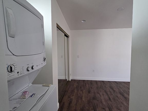 4th image of 523 N Tremont St