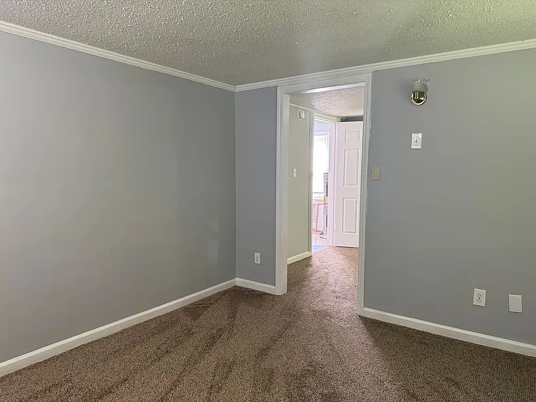 634 Lafayette Rd — Photo 16