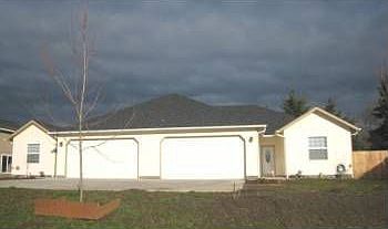 2nd image of 816 Umpqua St
