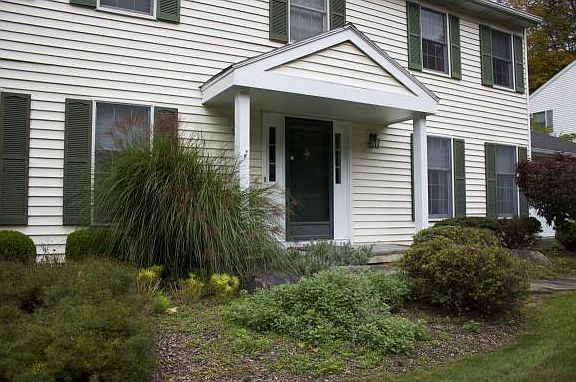 3rd image of 809 Stonehedge Dr