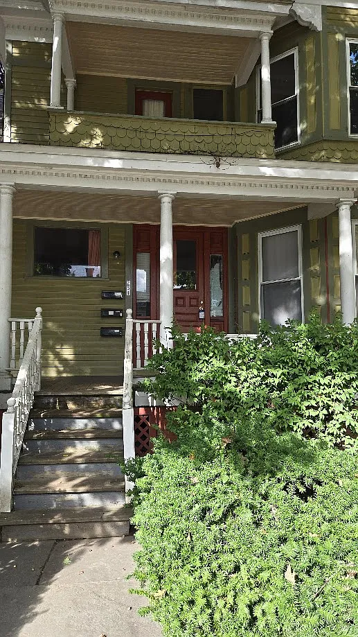 3 bed, 1100 sqft, $1,850 — Photo 2