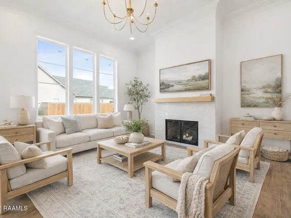 209 Hearth St, Lafayette, LA 70508