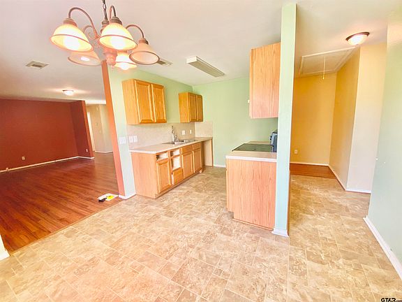 5th image of 621 County Road 2050