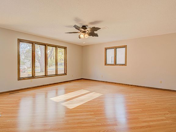 5th image of 111 Franklin Ave SW