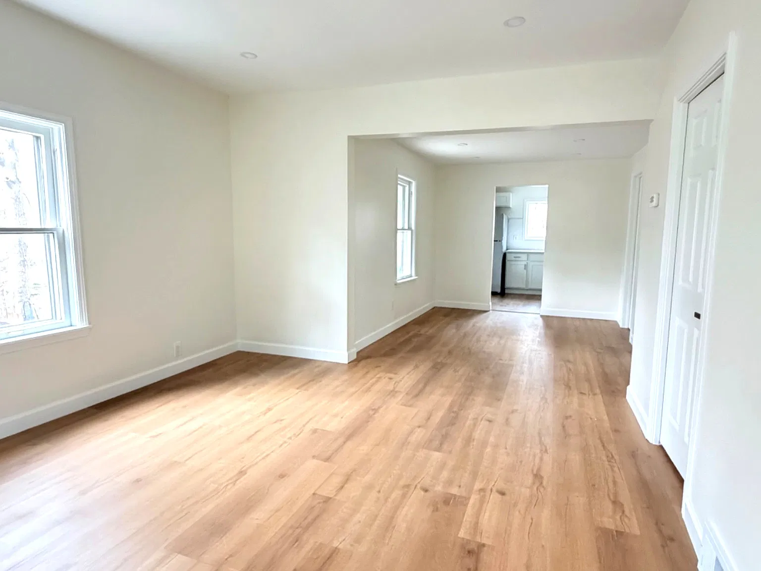 2 bed, 1000 sqft, $1,450 — Photo 1