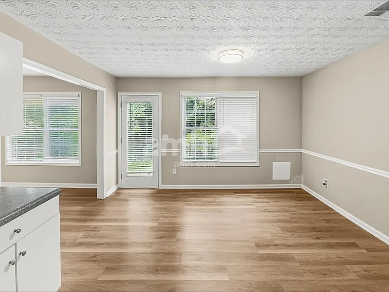 20 Kentshire Pl — Photo 5