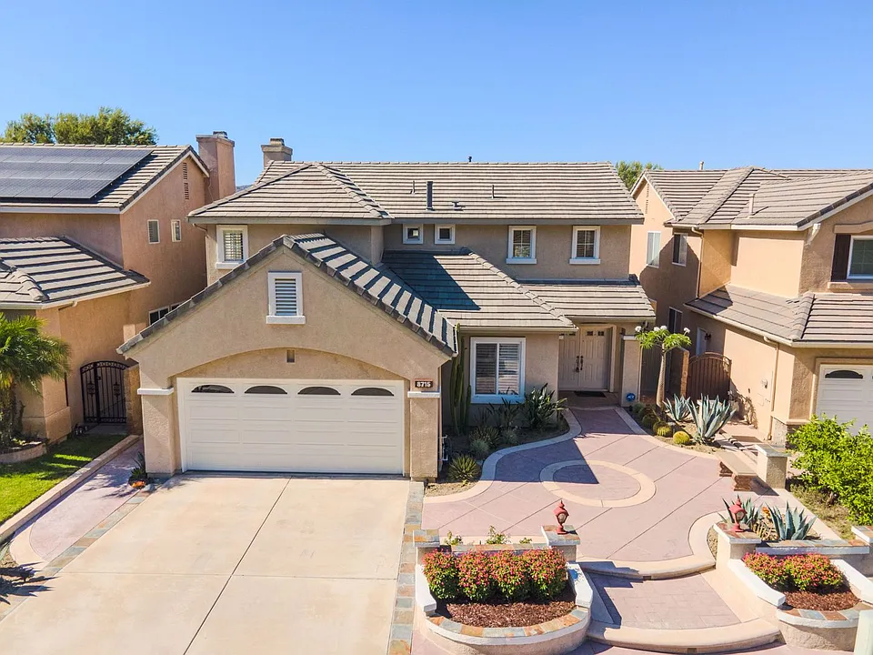 8715 E Foxhollow Dr
