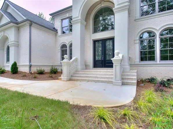 2016 Fontainbleau Dr, Conyers, GA 30094