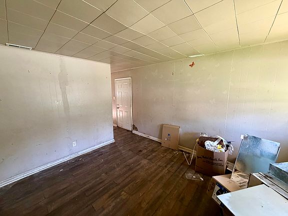 5th image of 3722 W 20th Pl