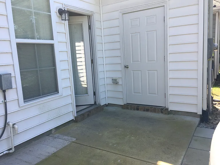 5585 Farm House Trl — Photo 2