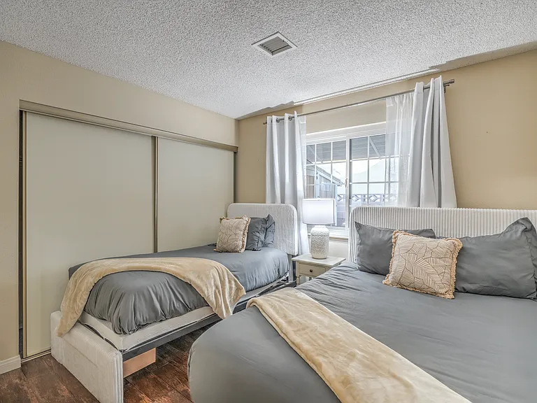 3445 Toquima Cir — Photo 9