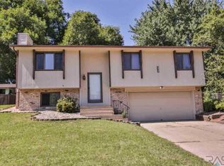 2301 S Valley View Rd, Sioux Falls, SD 57106