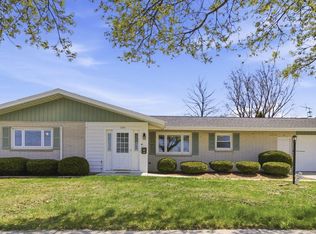 1409 S 26th St, Manitowoc, WI 54220