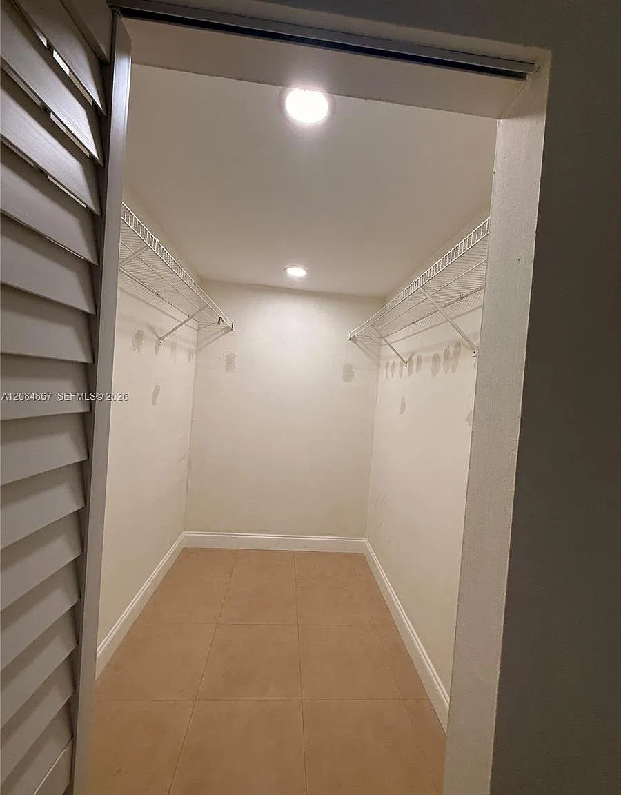 3 bed, 2.5 bath, 1415 sqft, $2,900 — Photo 2