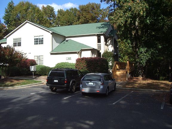 1101#G Churchill Downs Ct., up 1 flight of stairs / rear unit.