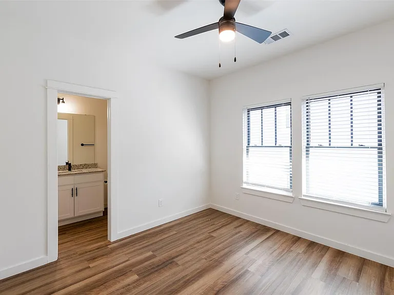 1139 Kings Hwy #103 — Photo 10