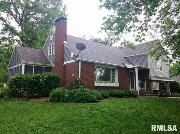 106 S Mulberry St, Farina, IL 62838