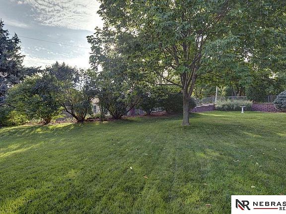 5th image of 2703 S 105th Ave