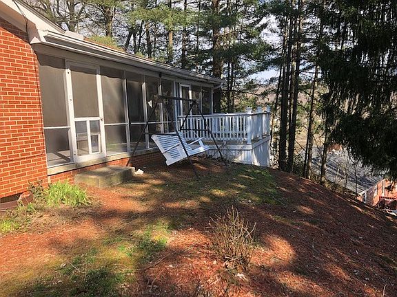 5th image of 1520 Hawthorne Dr
