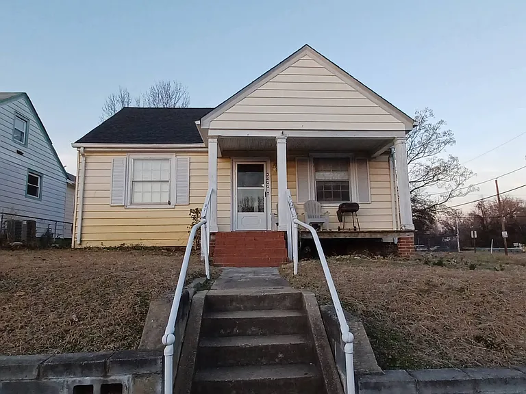 Maplewood Ave — Photo 10