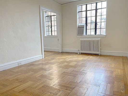 4th image of 72 Barrow St APT 3N
