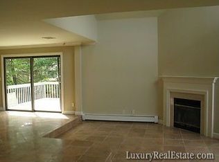 30 Bentley Dr, Franklin Lakes, NJ 07417