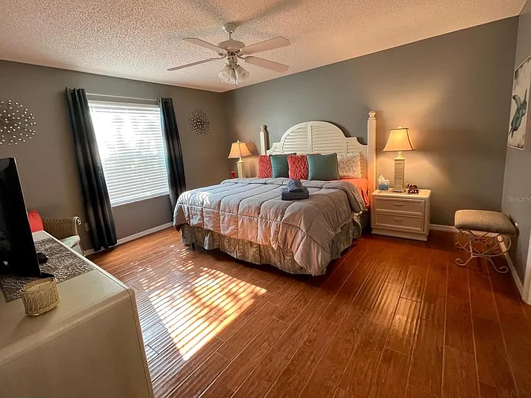 1314 Corona Ave — Photo 14